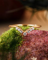 UNA Moissanite Dimond Curved Wedding Band